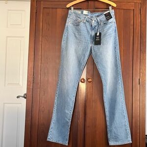 Levi's Men's Light Blue Straight Jeans